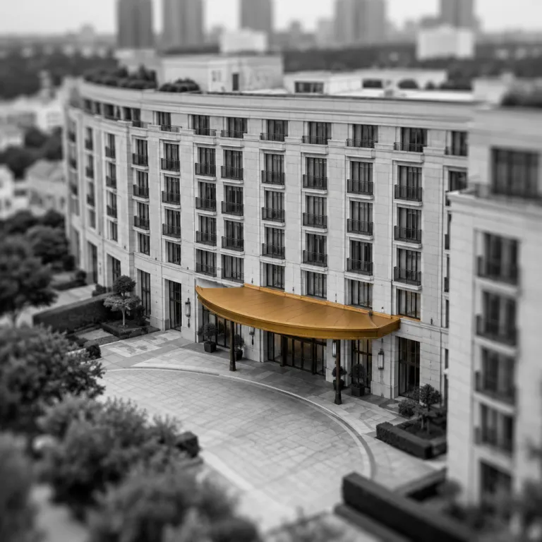 Staying at 100 Crescent Court in Dallas Texas: an iconic Uptown city break address